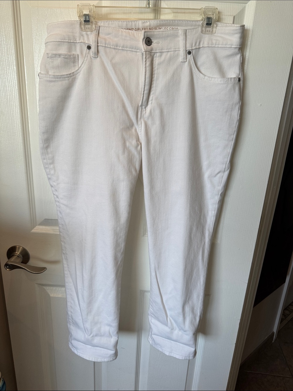 Chico's White Ankle Cropped Pants